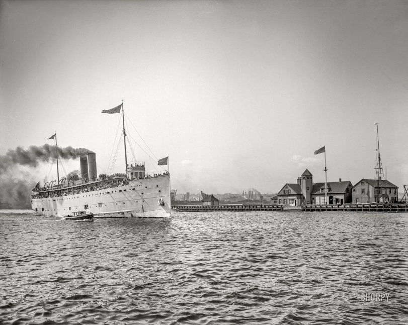 Lake Erie circa 1910. "Excursion steamer Eastland -- Cleveland, Ohio." On July 24, 1915, 844 passengers and crew were drowned when the Eastland, which had a history of listing problems, rolled onto its side while docked in the Chicago River. 8x10 inch dry plate glass negative, Detroit Publishing Company. View full size.