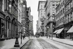 Philadelphia circa 1910. "Chestnut Street west from 12th." 8x10 inch dry plate glass negative, Detroit Publishing Company. View full size.