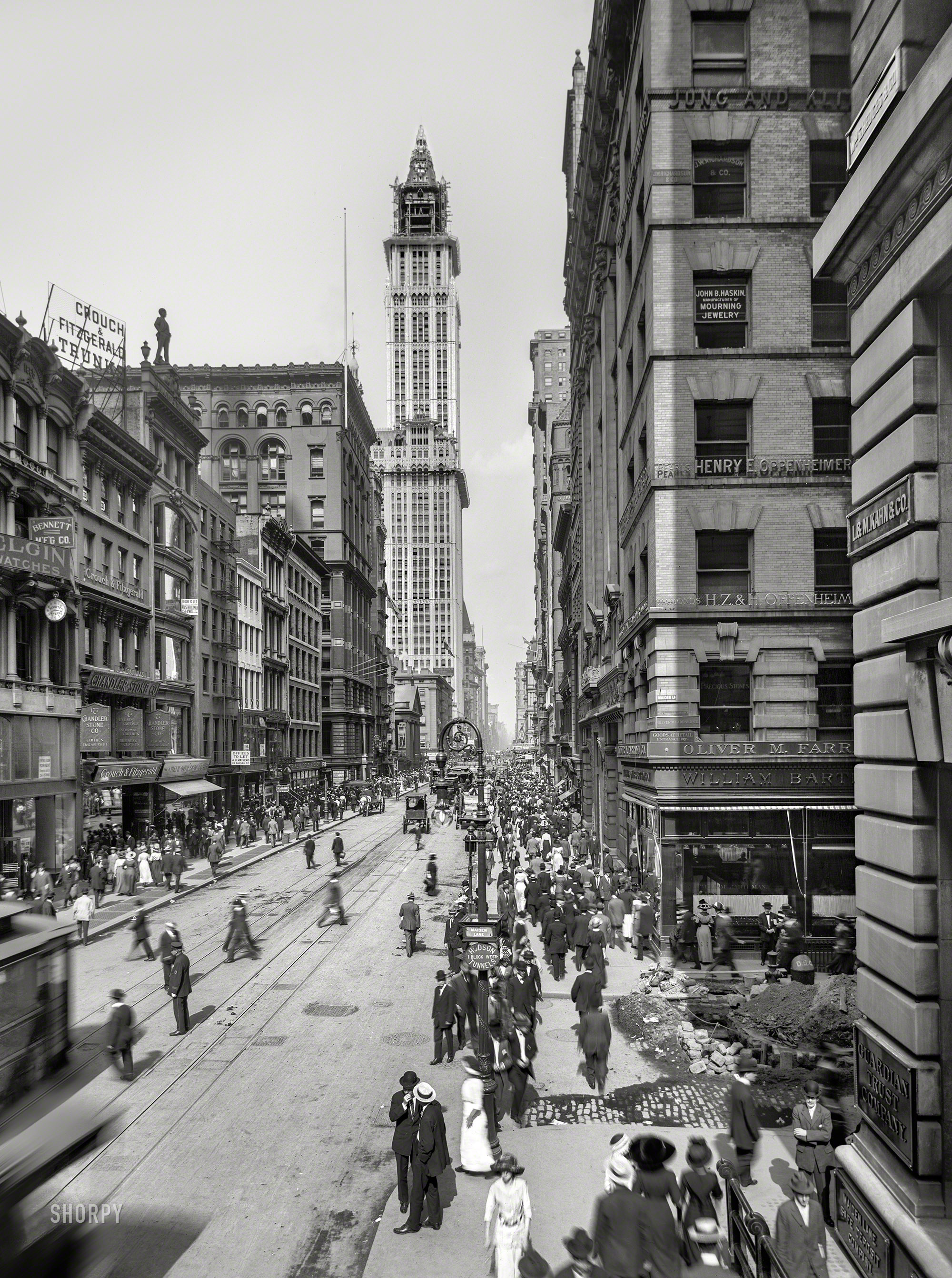 New York circa 1912. "Broadway, looking north from Cortlandt Street and Maiden Lane." Our second look in recent weeks at the Woolworth Building in the final stages of construction. 8x10 inch dry plate glass negative. View full size.