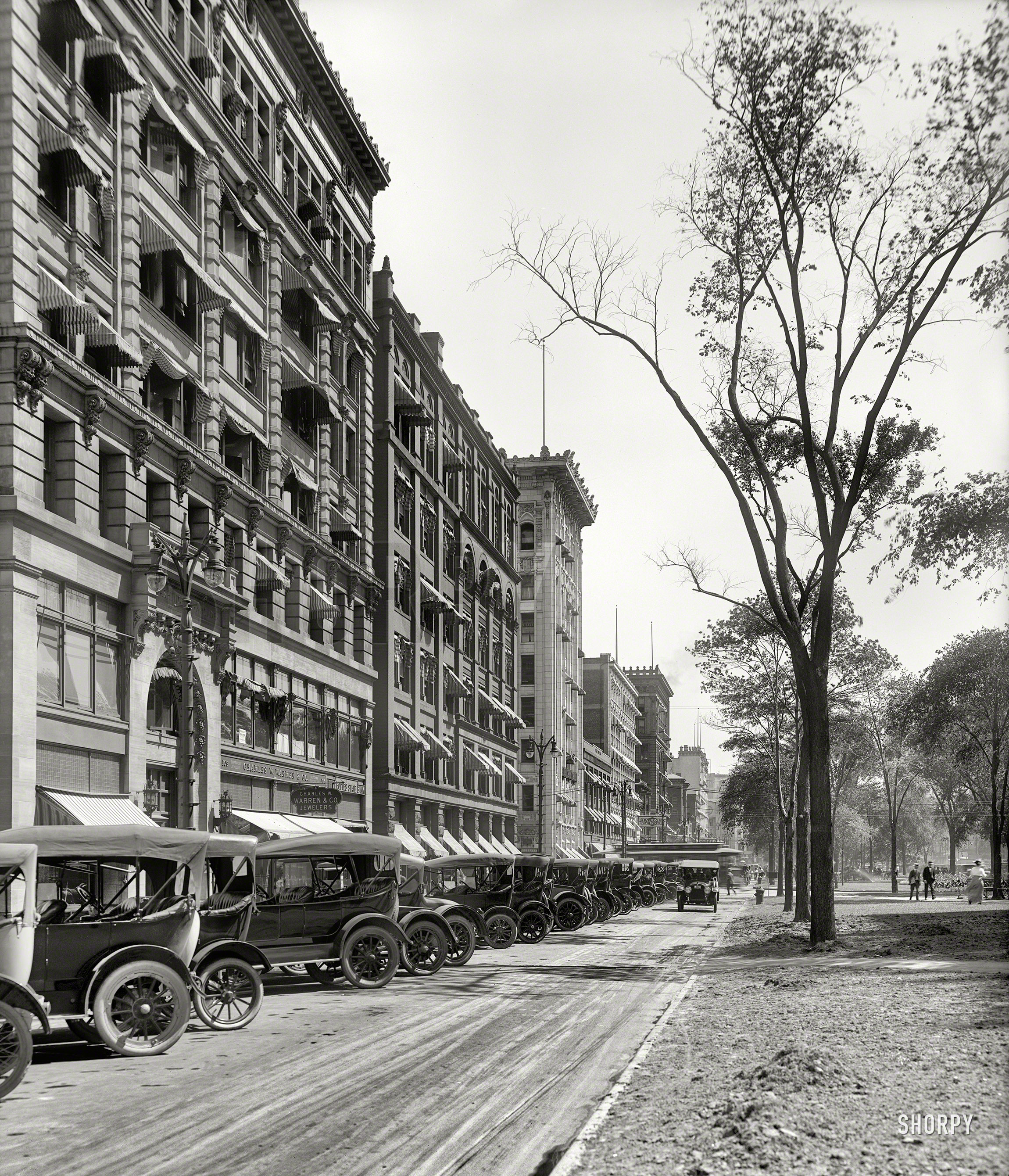 Detroit circa 1916. "Washington Boulevard, east side." 8x10 inch dry plate glass negative, Detroit Publishing Company. View full size.