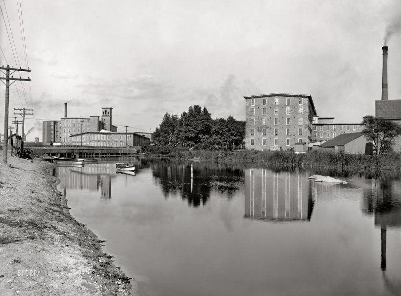 Fall River, Massachusetts, circa 1910. "Barnard and Wampanoag Mills, Quequechan River." Two historic textile mills. 8x10 inch glass negative, Detroit Publishing Company. View full size.
