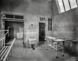 Detroit circa 1909. "Operating room" is all it says here, and we're sure whatever that is on the floor will mop right up. 8x10 glass negative. View full size.