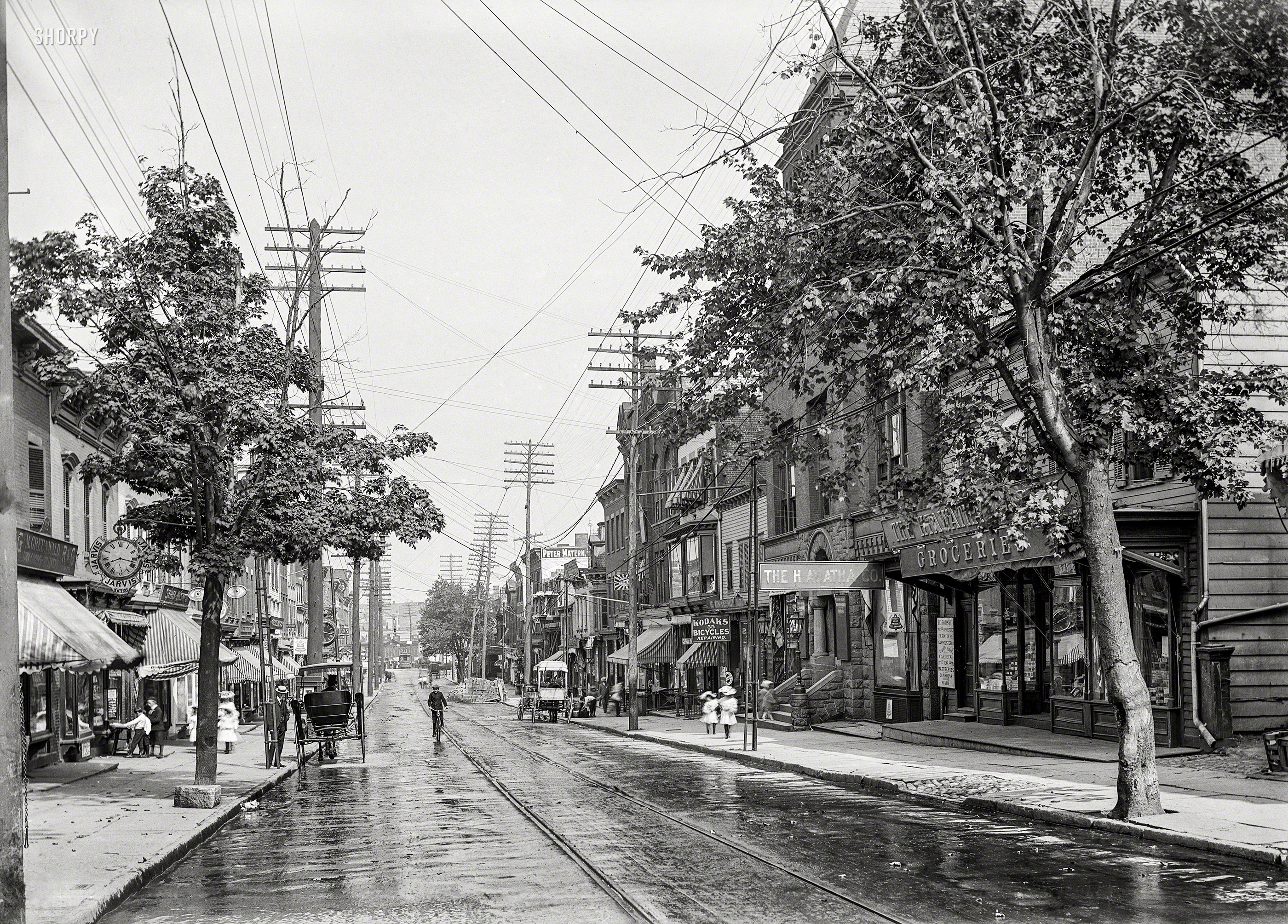 Westchester County, New York, circa 1903. "South Fourth Avenue, Mount Vernon." 5x7 inch glass negative, Detroit Publishing Company. View full size.