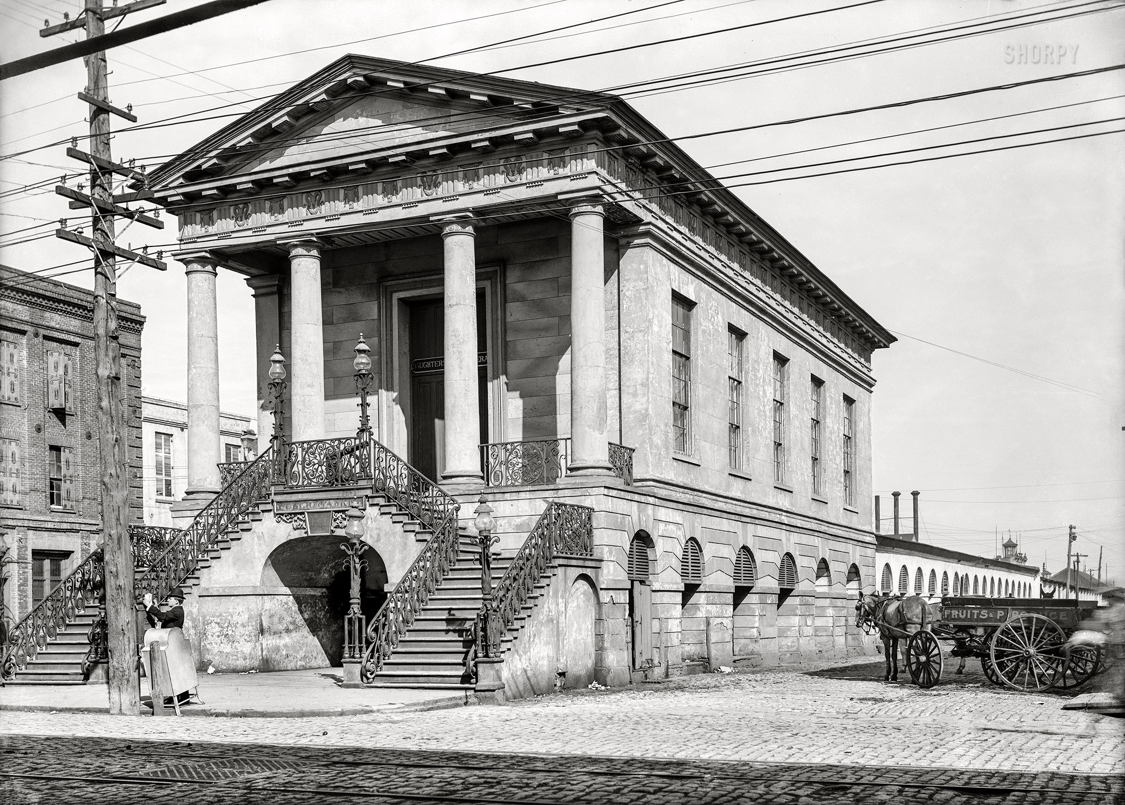 Charleston, South Carolina, circa 1906. "Old market house (Public Market), Meeting Street." 5x7 inch dry plate glass negative, Detroit Publishing Company. View full size.