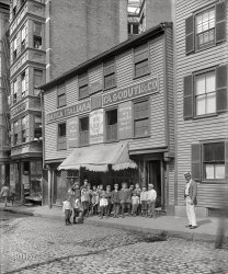 Boston, 1900. "Home of Paul Revere, North Square." The British were coming, and the Italians, too. 8x10 inch dry plate glass negative, Detroit Photographic Company. View full size.