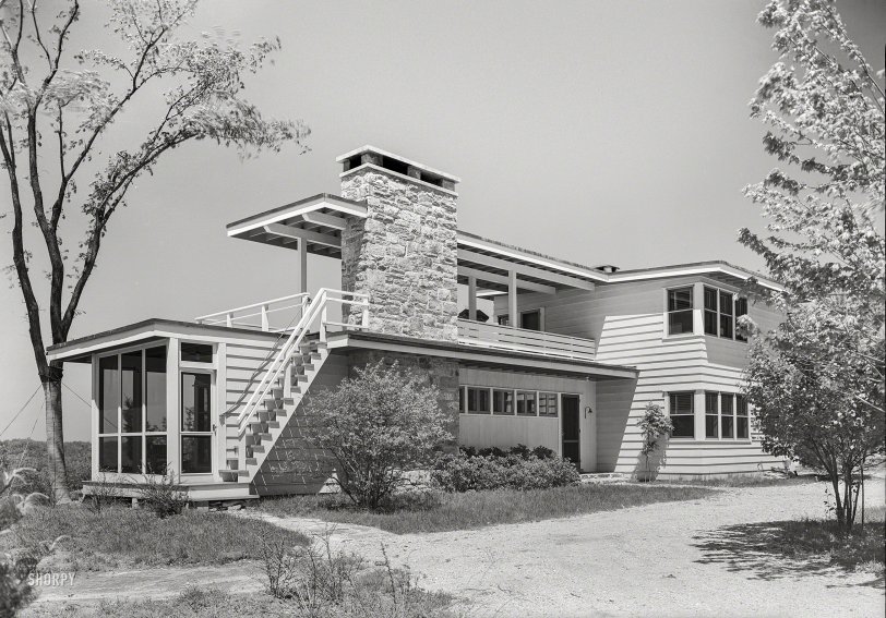 May 30, 1940. "Bertram F. Willcox residence in Pound Ridge, Westchester County, New York. Outside stairs to upper deck. Moore &amp; Hutchins, architect." Large-format acetate negative by Gottscho-Schleisner. View full size.
