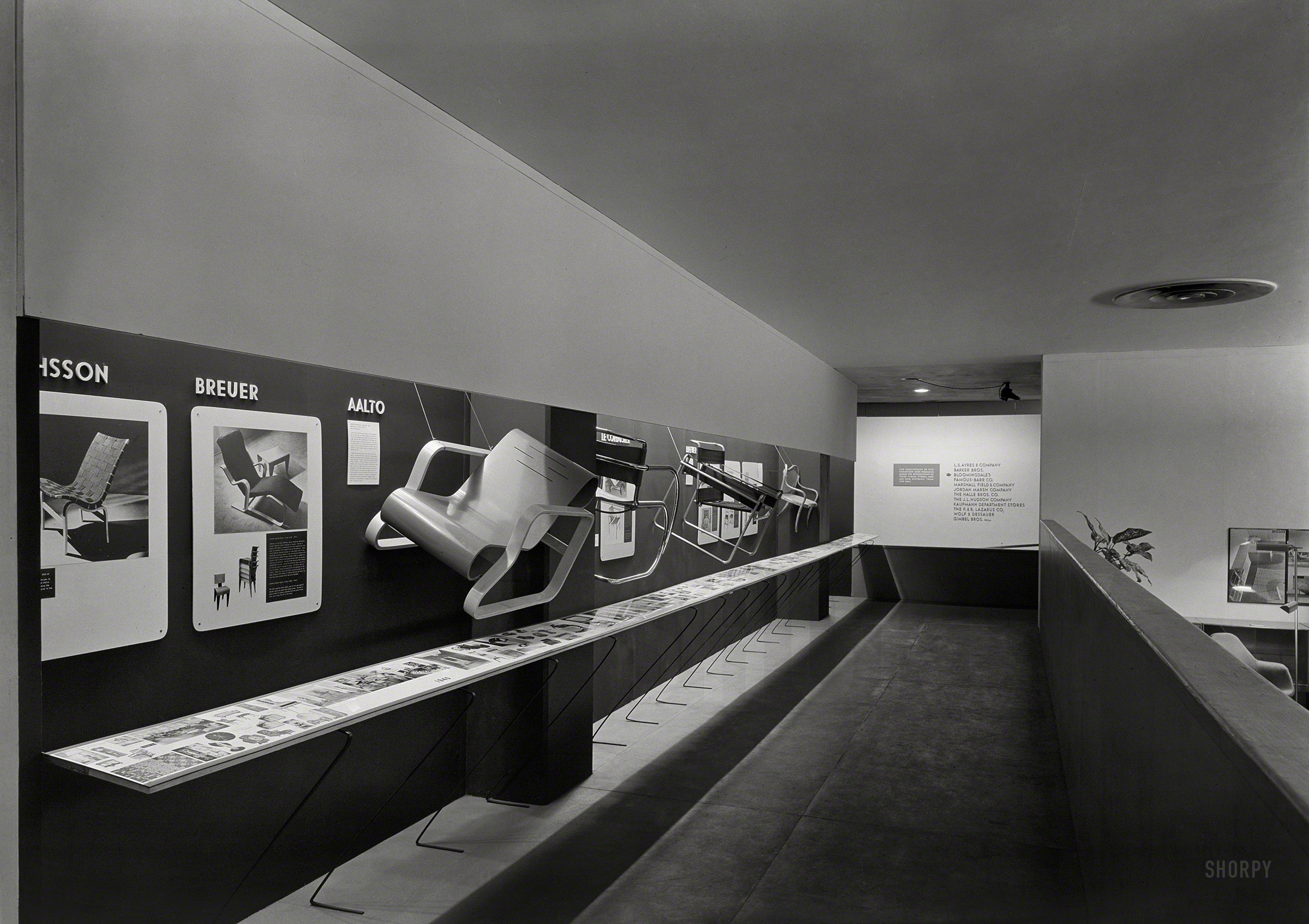 November 6, 1941. "Museum of Modern Art, 11 West 53rd Street, New York. Projection track." Gottscho-Schleisner negative. View full size.