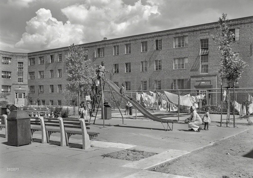 August 30, 1944. "Felix Fuld Houses. Newark Housing Authority, 57 Sussex Avenue, Newark, New Jersey." Gottscho-Schleisner photo. View full size.
