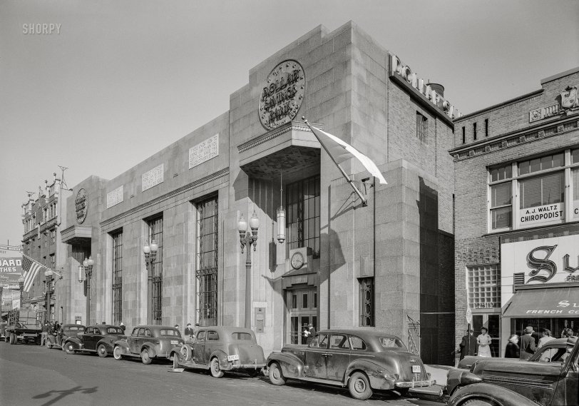 March 20, 1946. "Dollar Savings Bank, Grand Concourse, Bronx, New York. Exterior, from right." 5x7 inch acetate negative by Gottscho-Schleisner. View full size.
