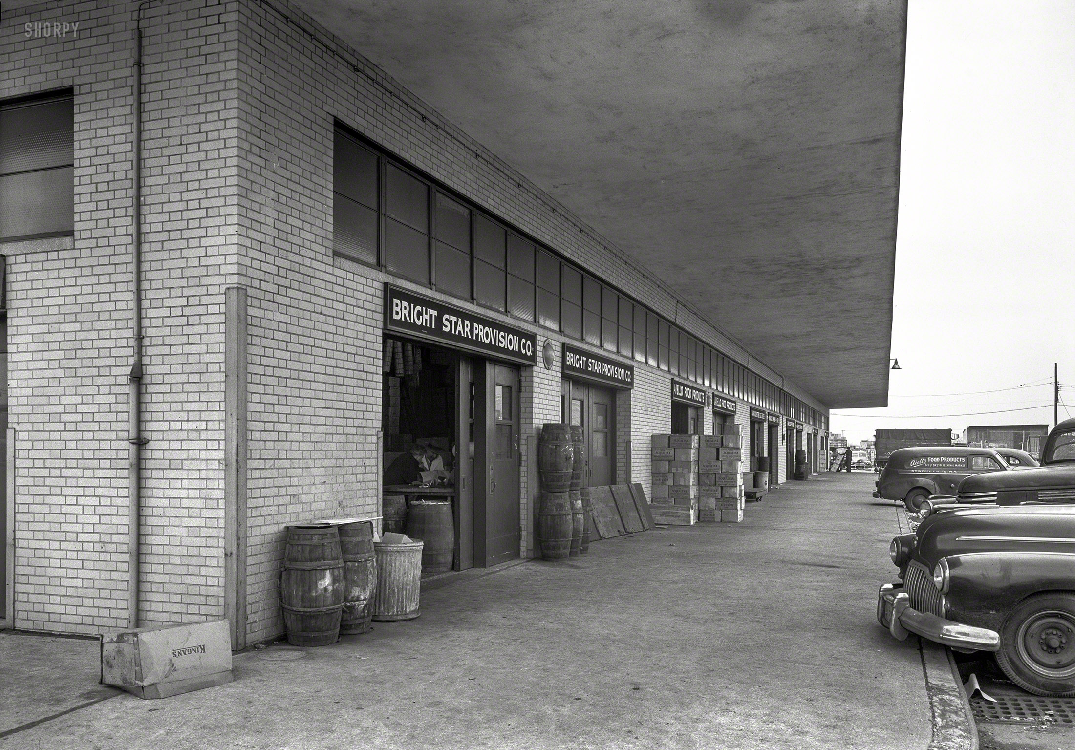 March 22, 1948. "Brooklyn Terminal Market, Flatbush. Manson Clay Products, client." Who must be very proud. Gottscho-Schleisner photo. View full size.
