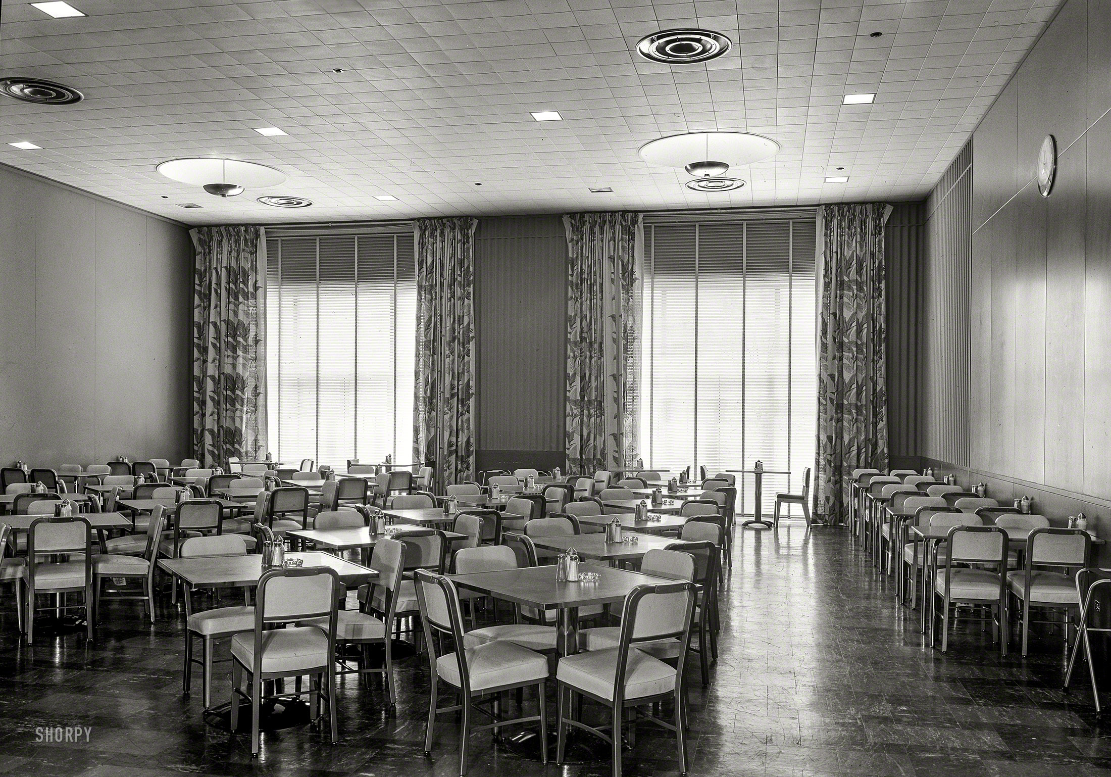 July 6, 1949. "Johns-Manville Research Laboratory, Finderne, New Jersey. Cafeteria. Shreve, Lamb & Harmon, architects." Continuing the tour begun here. Large-format acetate negative by Gottscho-Schleisner. View full size.