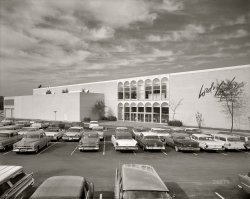 October 1959. "Lord & Taylor department store, Washington-Chevy Chase. View to south facade." 4x5 inch acetate negative by Gottscho-Schleisner. View full size.