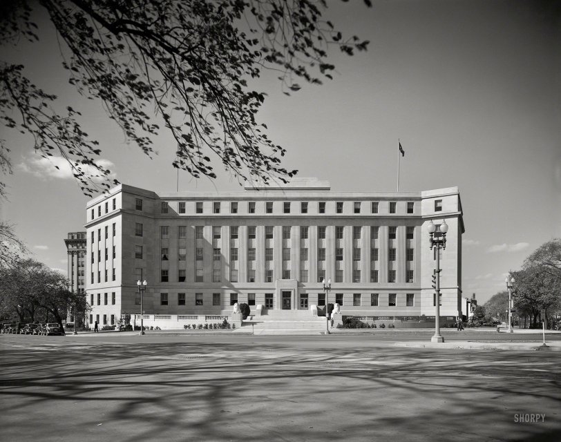 Washington, D.C., circa 1937. "Acacia Mutual Life Insurance Co. building, exterior, Louisiana Avenue." 8x10 acetate negative by Theodor Horydczak. View full size.
