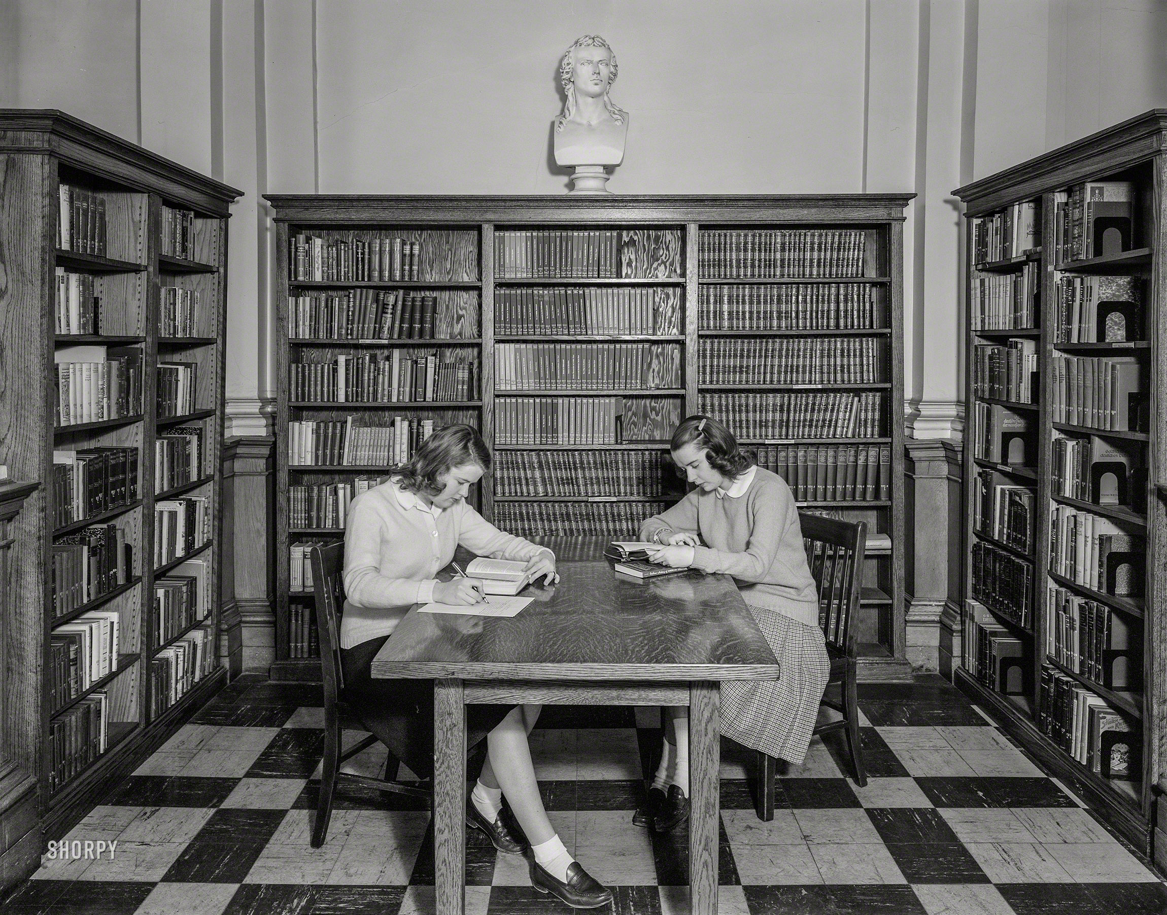 Washington, D.C., circa 1948. "Trinity College. Small alcove in library on campus." 8x10 inch acetate negative by Theodor Horydczak. View full size.