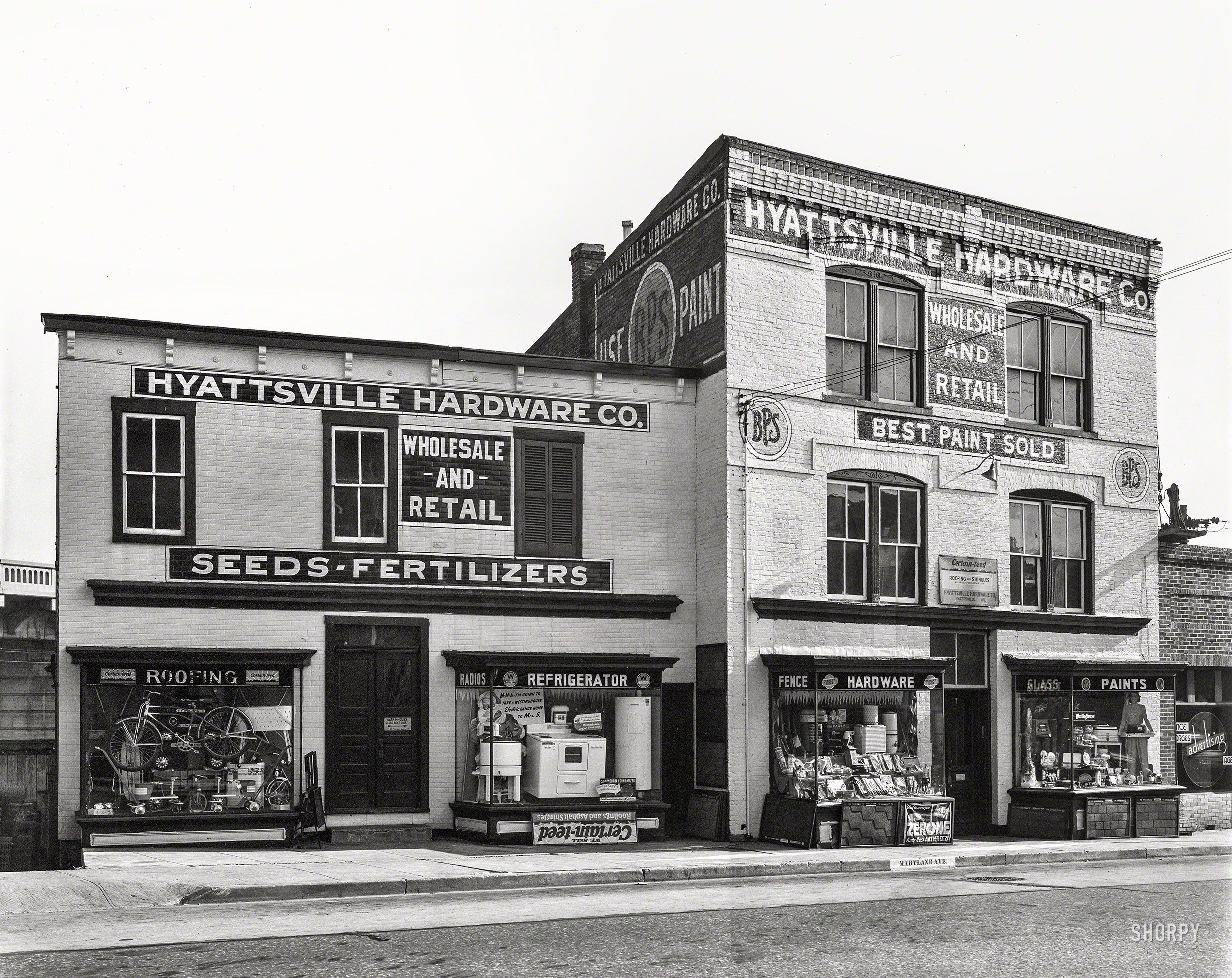 Prince George's County, Maryland, circa 1940. "Electric Institute of Washington, Potomac Electric Power Co. Stores of electric dealers. Hyattsville Hardware." 8x10 inch acetate negative by Theodor Horydczak.  View full size.