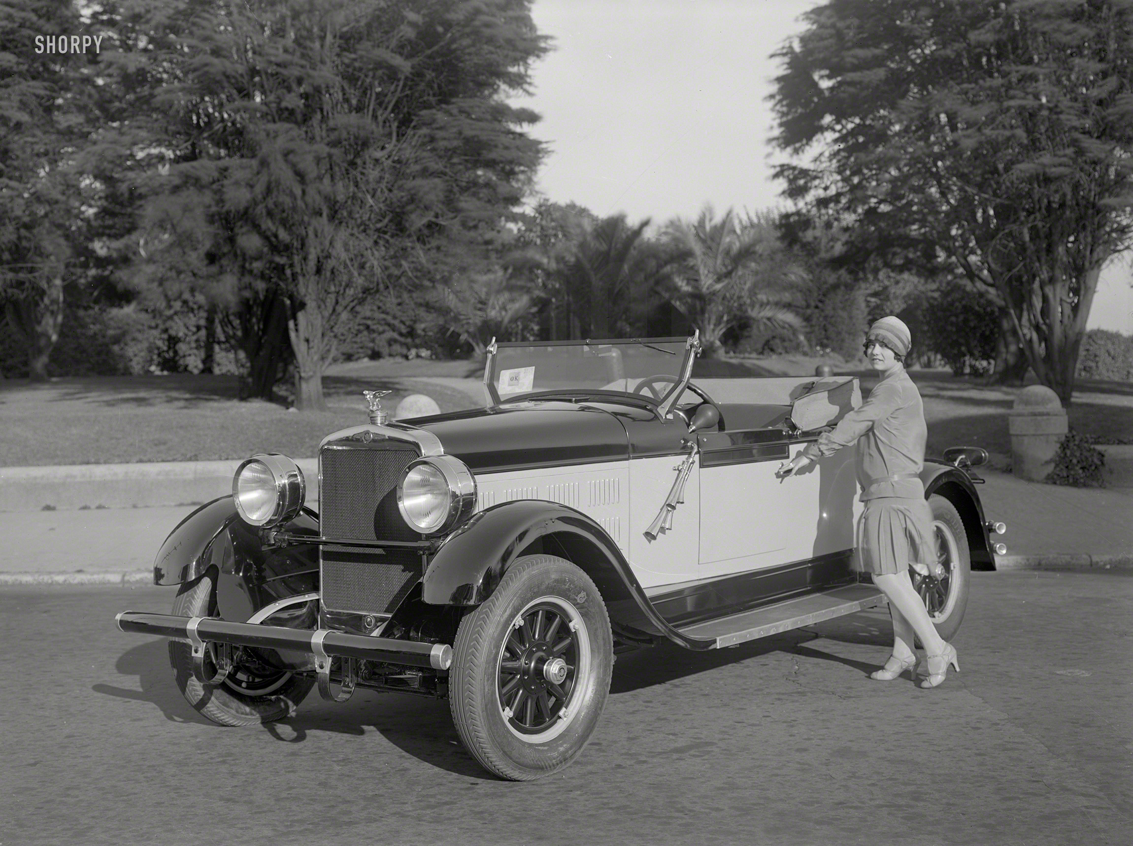 San Francisco, 1927. "Gardner roadster at Golden Gate Park." With all the right accessories. 5x7 glass negative by Christopher Helin. View full size.