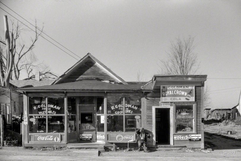 November 1940. "Jewish stores in Colchester, Connecticut." R. Goldman, grocer, and S. Kalmonwitz, fishmonger. 35mm negative by Jack Delano. View full size.
