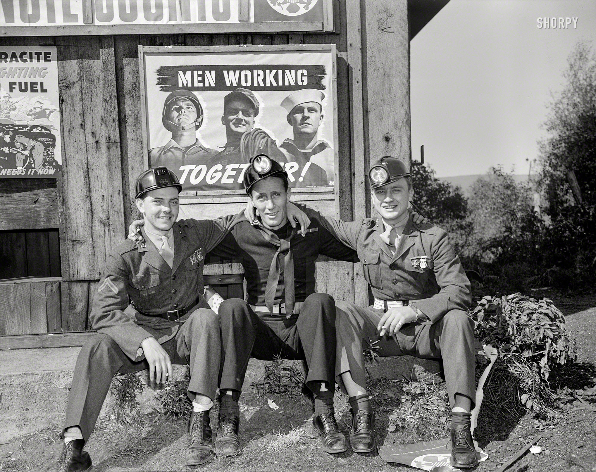October 1942. "War production drive. Anthracite rallies. Servicemen working together! Soldiers, sailors and marines went into Pennsylvania mines during the anthracite rallies, September 30th through October 1st, and saw how hard coal is extracted from beneath the earth's surface." 4x5 nitrate negative by William Perlitch for the Office of War Information. View full size.
