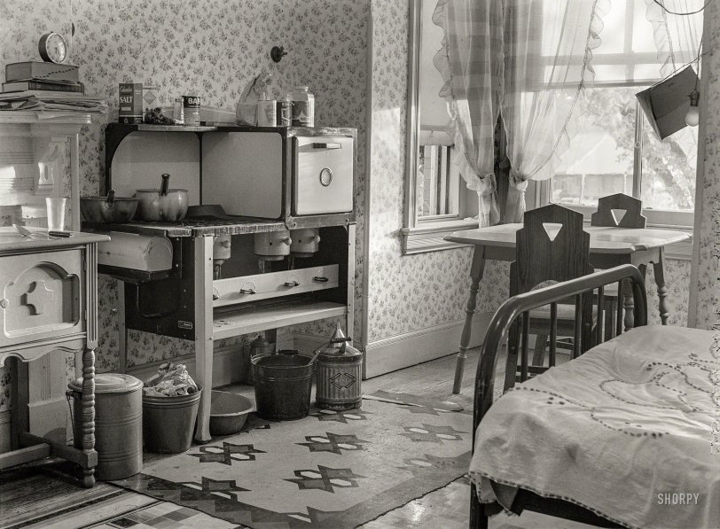 Bed and Breakfast: 1939