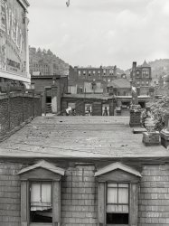 July 1938. "Houses along Monongahela River and Boulevard of the Allies. Pittsburgh, Pennsylvania." Photo by Arthur Rothstein. View full size.
