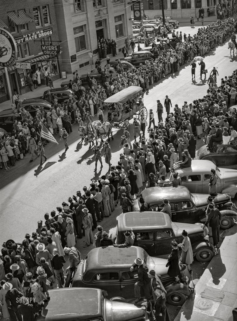 March 1940. "Part of the parade which opened the Fat Stock Show. San Angelo, Texas." Acetate negative by Russell Lee for the Farm Security Administration. View full size.
