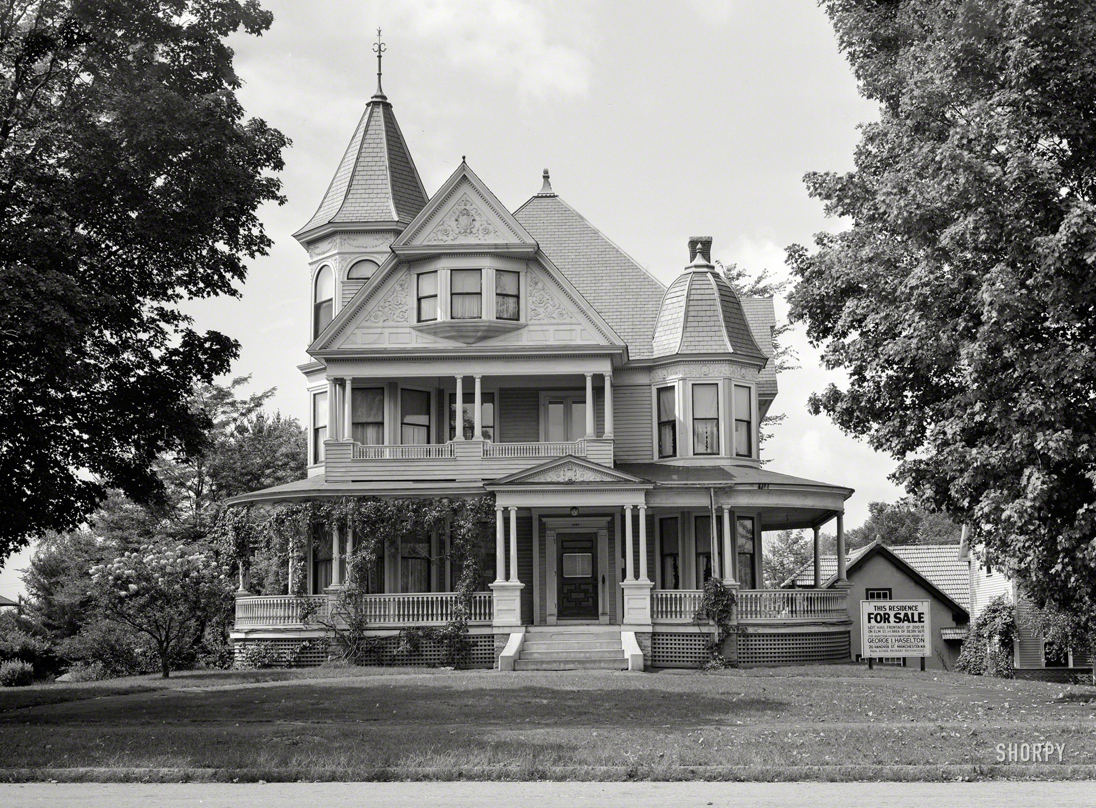 September 1936. "House for sale in Manchester, New Hampshire." Medium format negative by Carl Mydans for the Resettlement Administration. View full size.