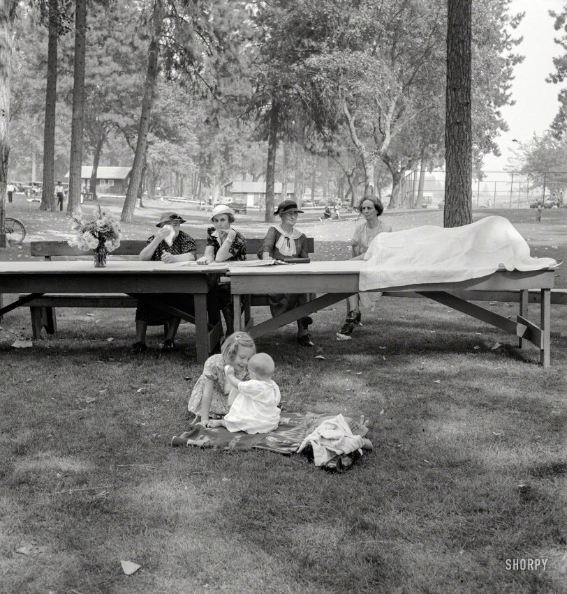 Picnic in the Park: 1939