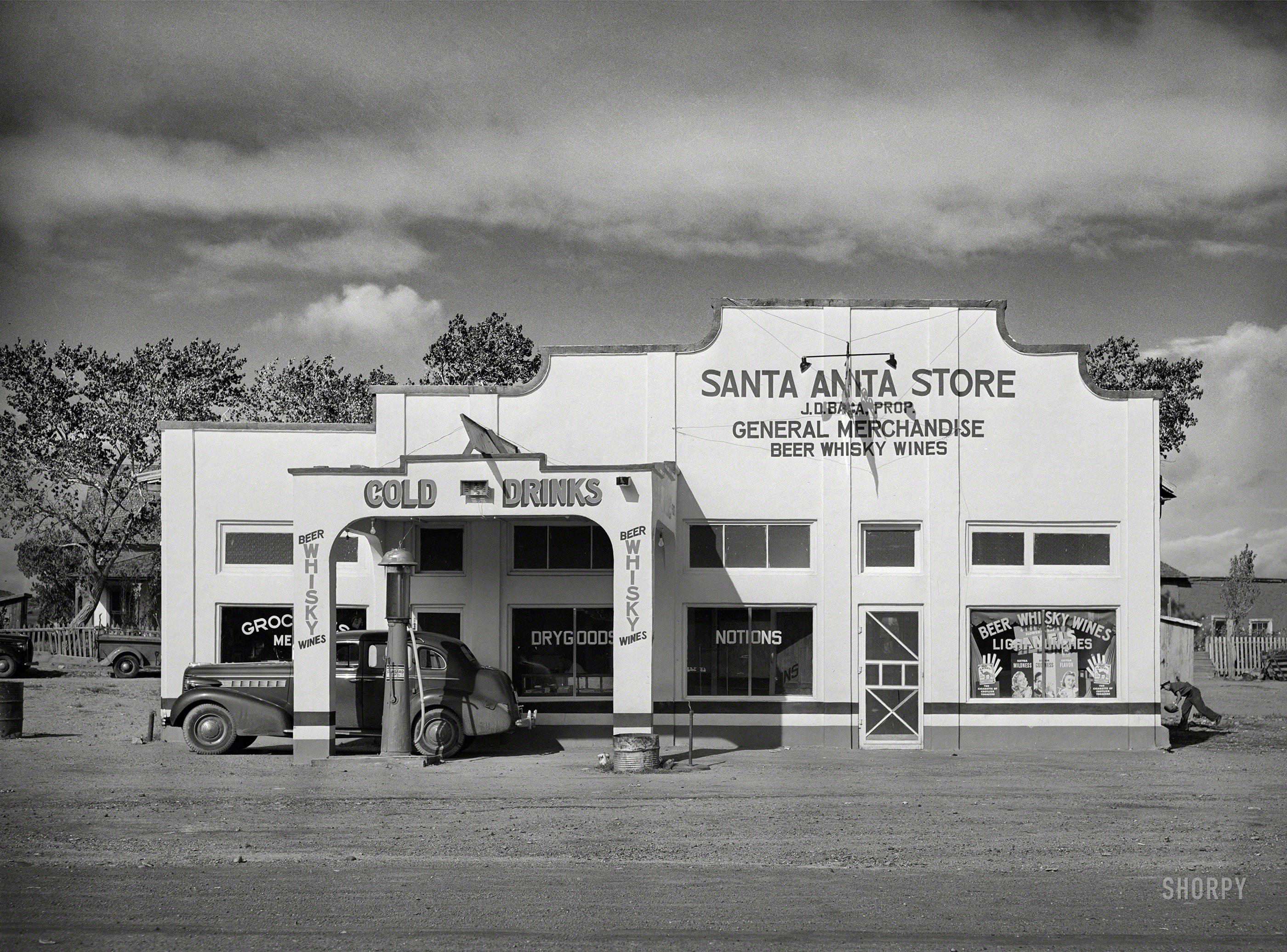 October 1940. "Gas station and store in Concho, Arizona. Inhabitants of this town are all of Spanish extraction." Acetate negative by Russell Lee. View full size.