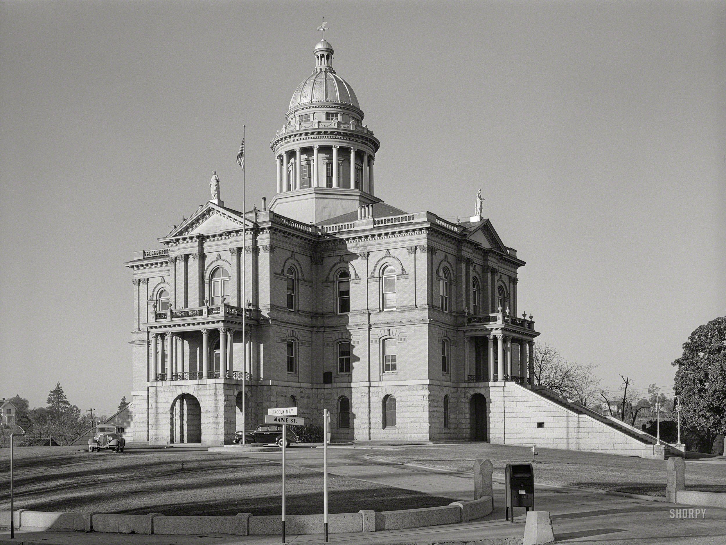 December 1940. "Auburn, California -- Placer County Courthouse." Medium format negative by Russell Lee for the Farm Security Administration. View full size.