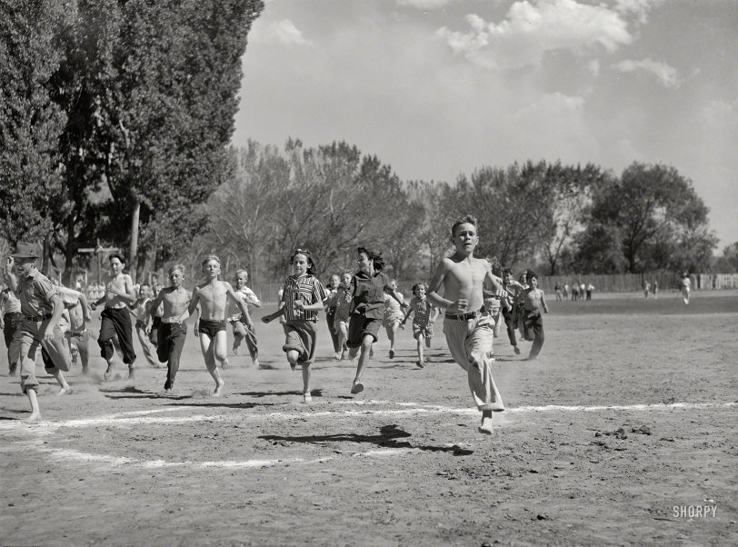 1941. "Kids' race at the Fourth of July celebration in Vale, Oregon." Acetate negative by Russell Lee for the Farm Security Administration. View full size.
