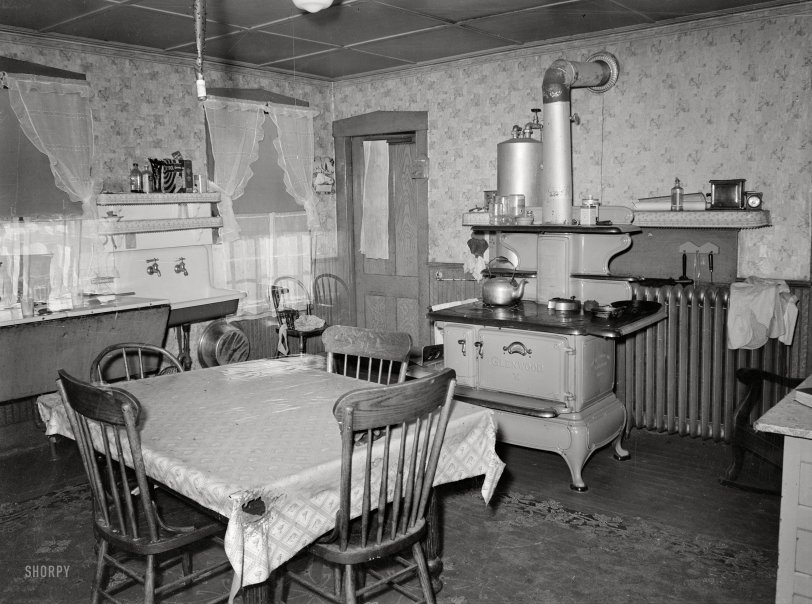 Country Kitchen: 1938
