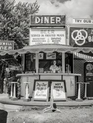 June 1940. "Diner along U.S. Highway No. 1 near Berwyn, Maryland." Acetate negative by Jack Delano for the Farm Security Administration. View full size.