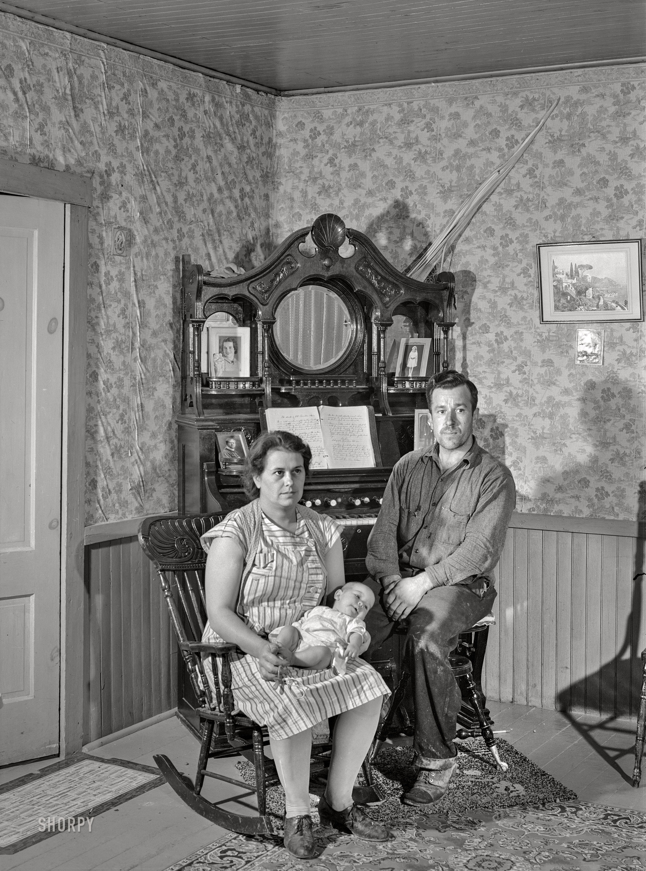 August 1940. "Family in Mauch Chunk, Pennsylvania." Medium format acetate negative by Jack Delano for the Farm Security Administration. View full size.