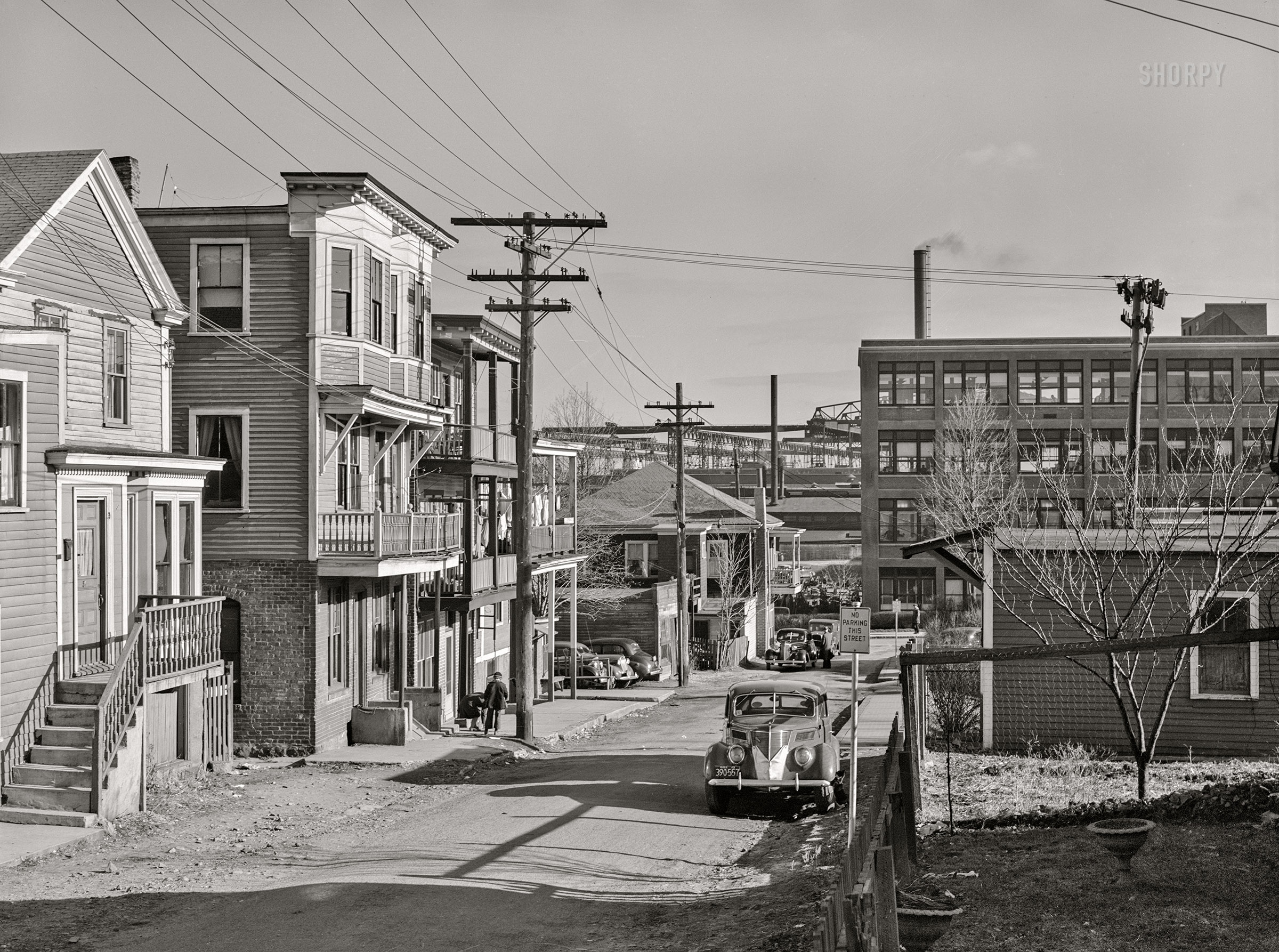 December 1940. "Winter Street, Quincy, Massachusetts. A Syrian neighborhood near the shipyards. Slum area where many shipyard workers live." Photo by Jack Delano.  View full size.