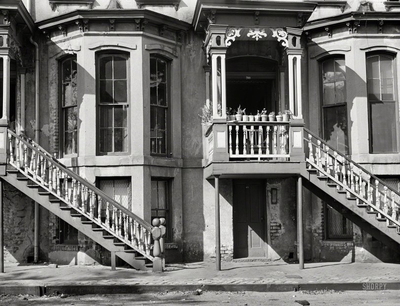 April 1941. "Row of houses on East Charlton Street, Savannah, Georgia." Acetate negative by Jack Delano for the Farm Security Administration. View full size.
