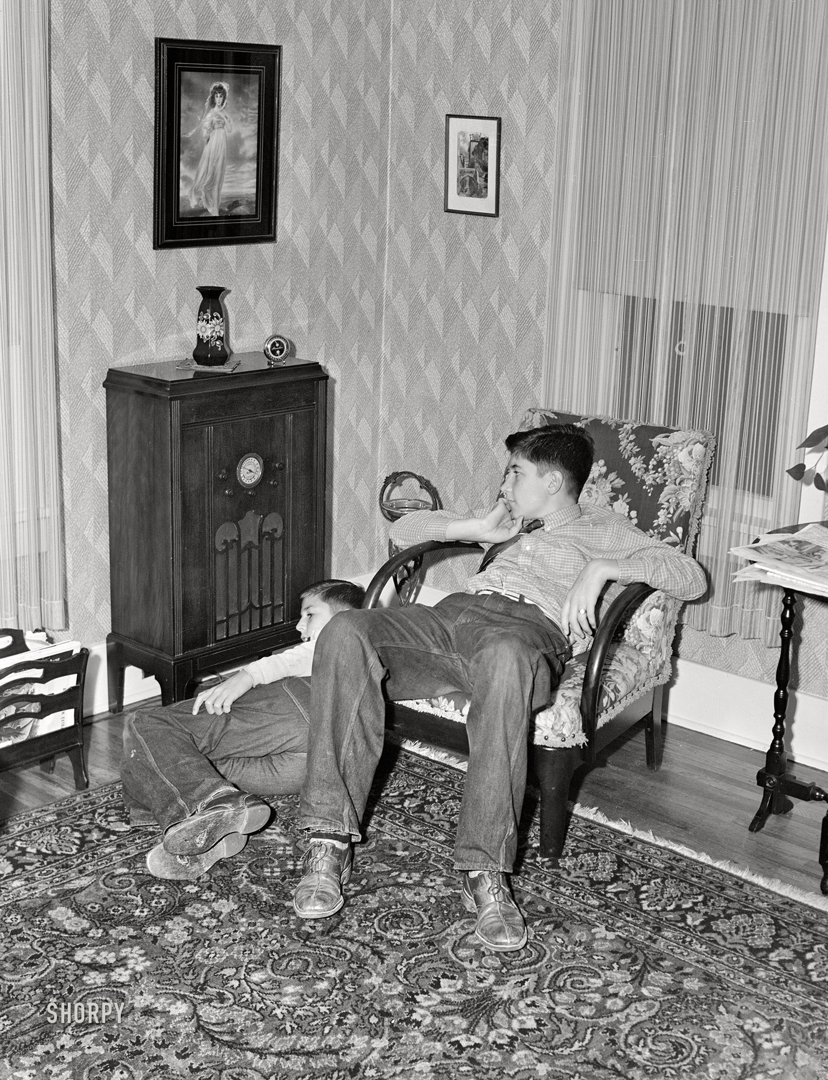 November 1940. "Schulstad boys listening to radio. Aberdeen, South Dakota." Medium format acetate negative by John Vachon for the Farm Security Administration. View full size.