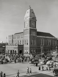 December 1940. "Courthouse. Saturday afternoon. Gadsden, Alabama." Medium format acetate negative by John Vachon for the Farm Security Administration. View full size.