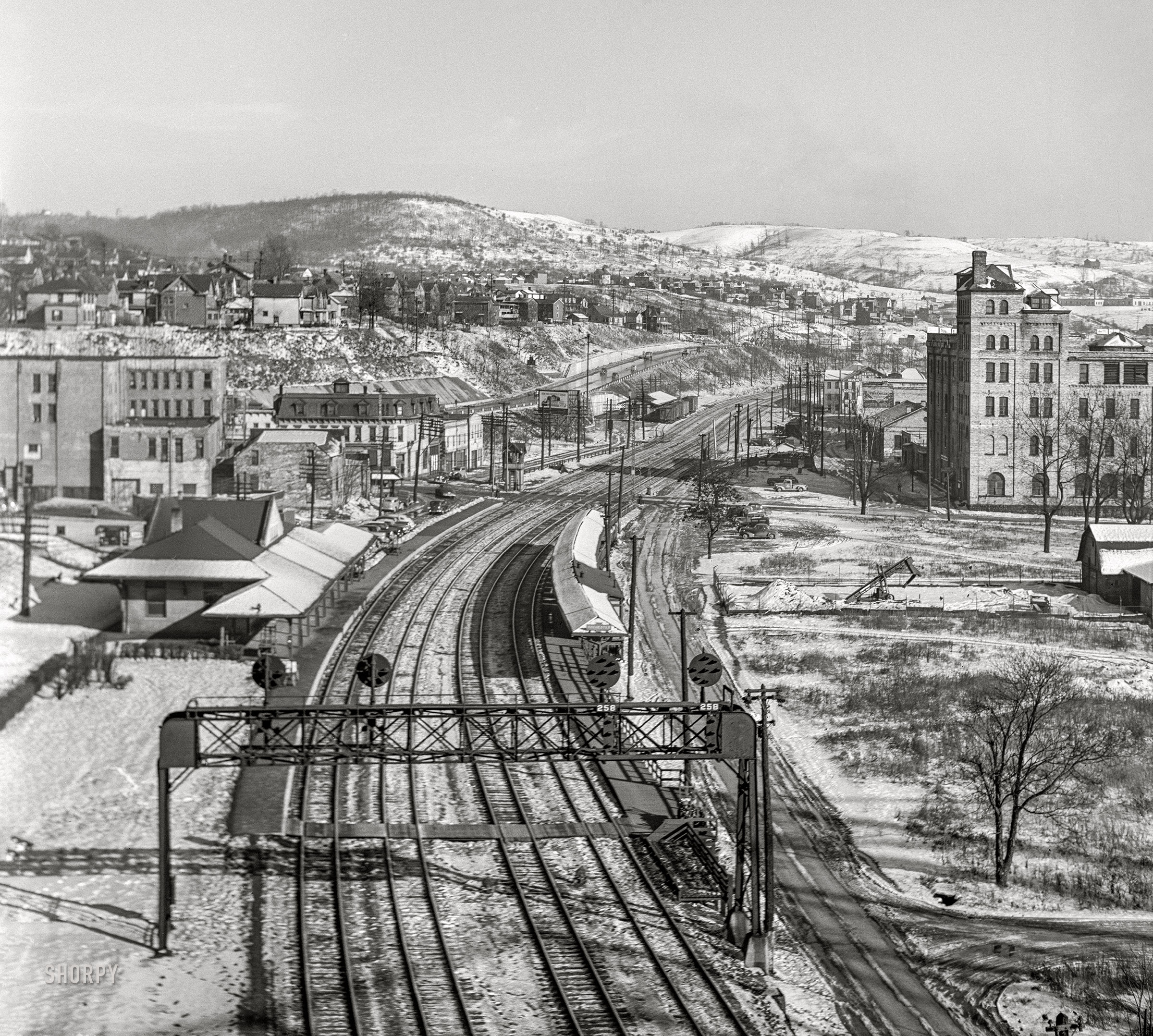 January 1941. "Rochester, Pennsylvania. Ohio River town." Continuing the vista last seen here. Medium format negative by John Vachon for the Farm Security Administration. View full size.
