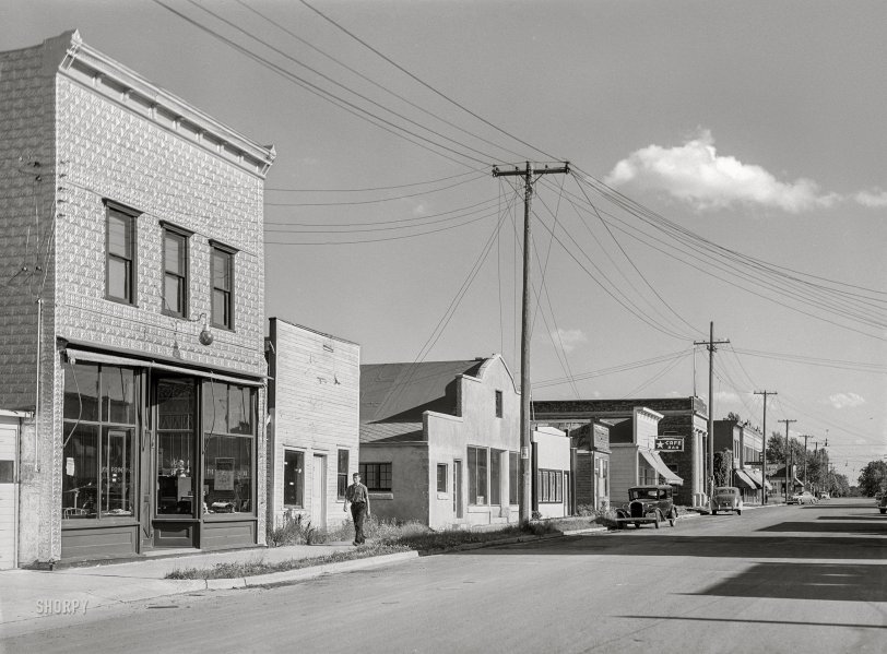 August 1941. "Ewen, Michigan. Former lumber town in Ontonagon County." Medium format acetate negative by John Vachon for the Farm Security Administration. View full size.
