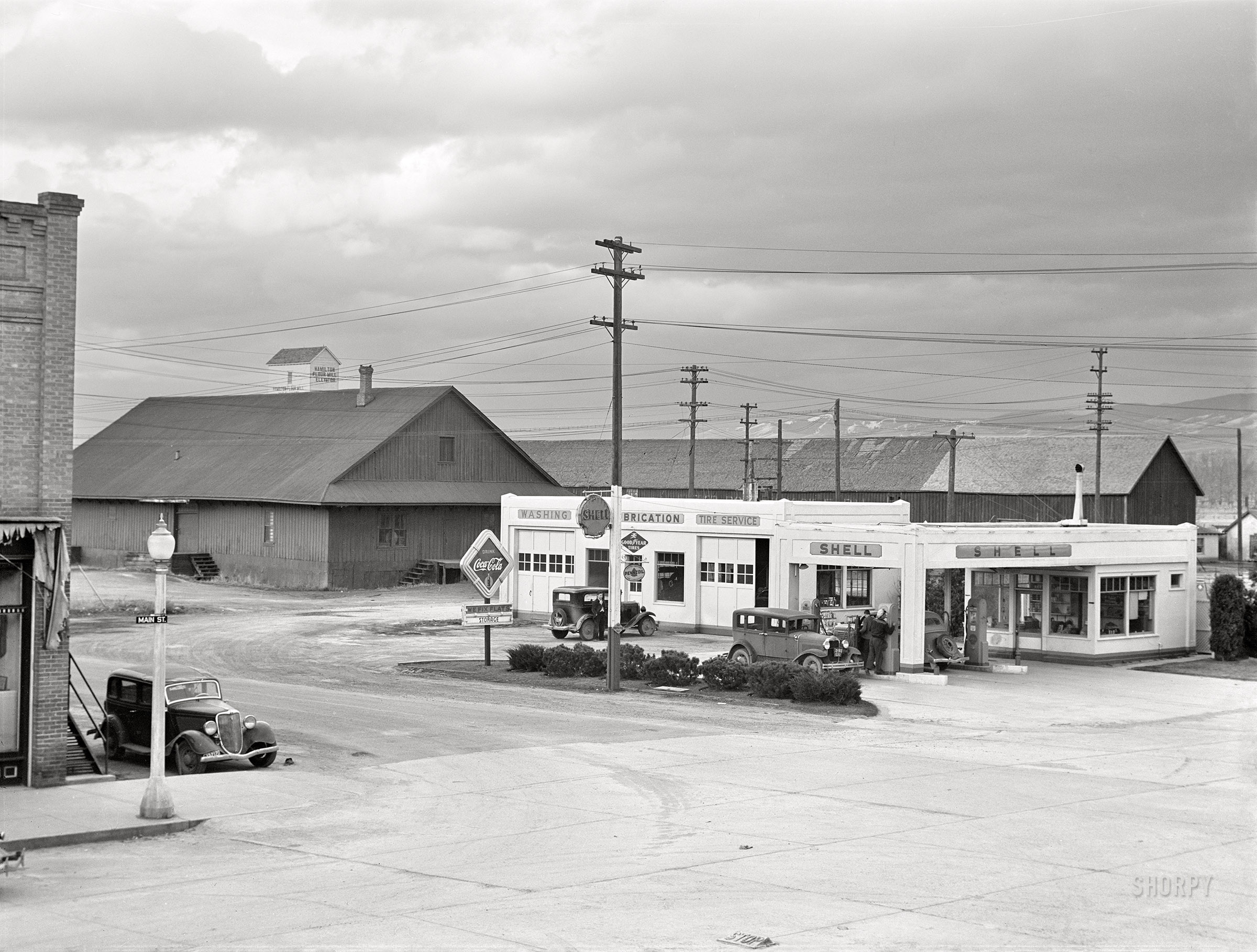 April 1942. "Service station. Hamilton, Ravalli County, Montana." You want Coke with that? Medium format negative by John Vachon for the Office of War Information. View full size.