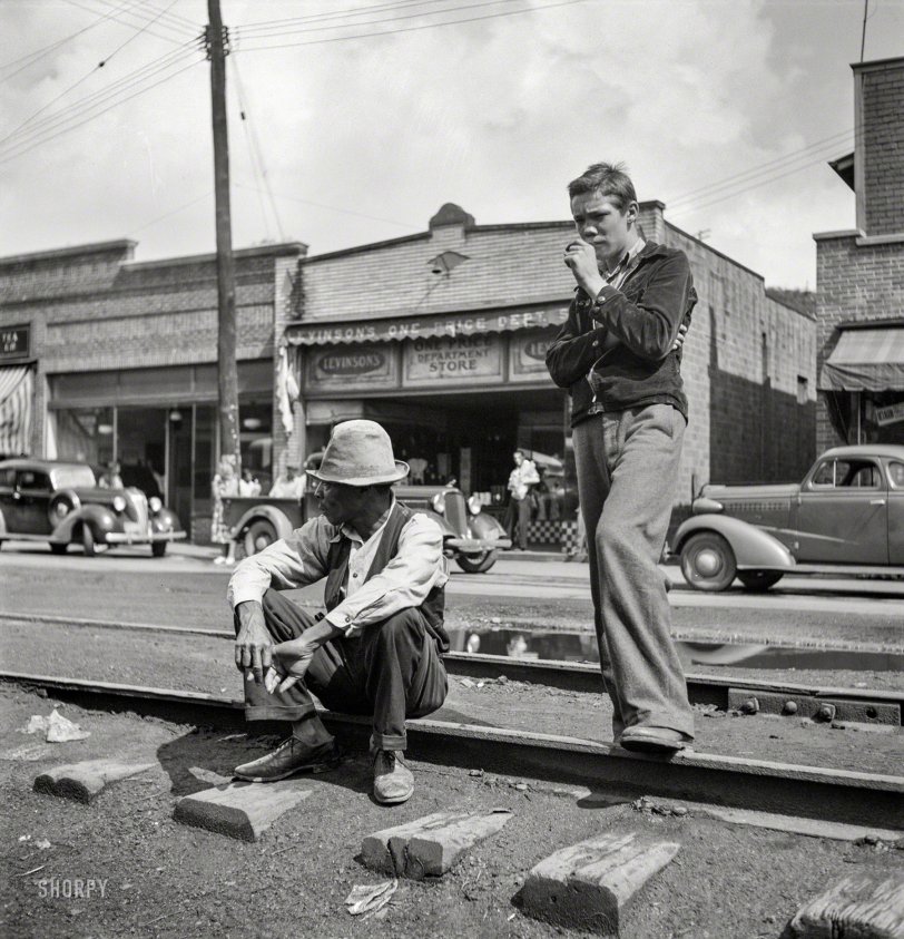 September 1938. "'Sittin' around' mining town of Osage, West Virginia." Medium format nitrate negative by Marion Post Wolcott. View full size.
