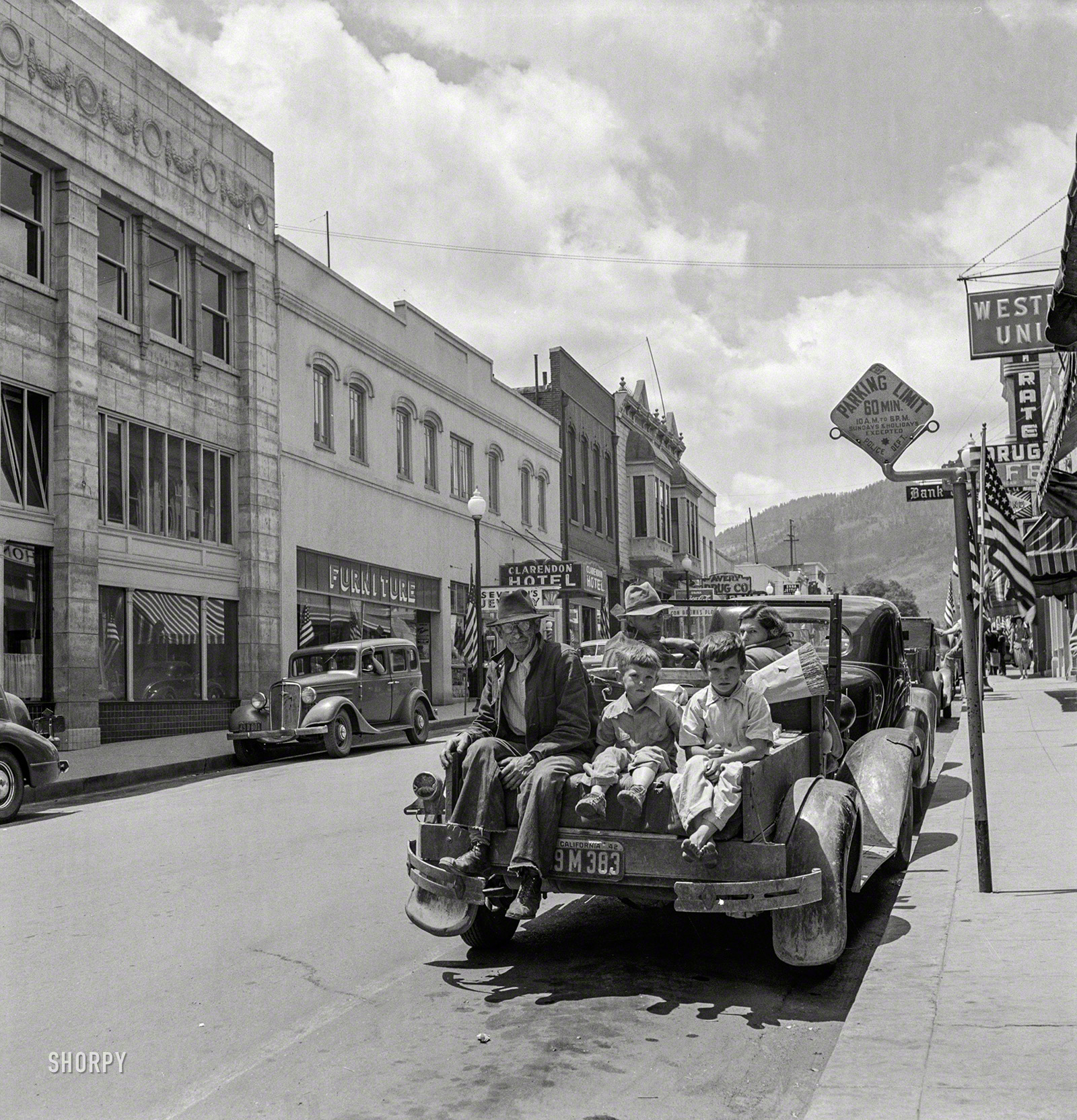 June 1942. "Yreka, California, seat of a county rich in mineral deposits." But poor in car seats. Photo by Russell  Lee, Office of War Information. View full size.
