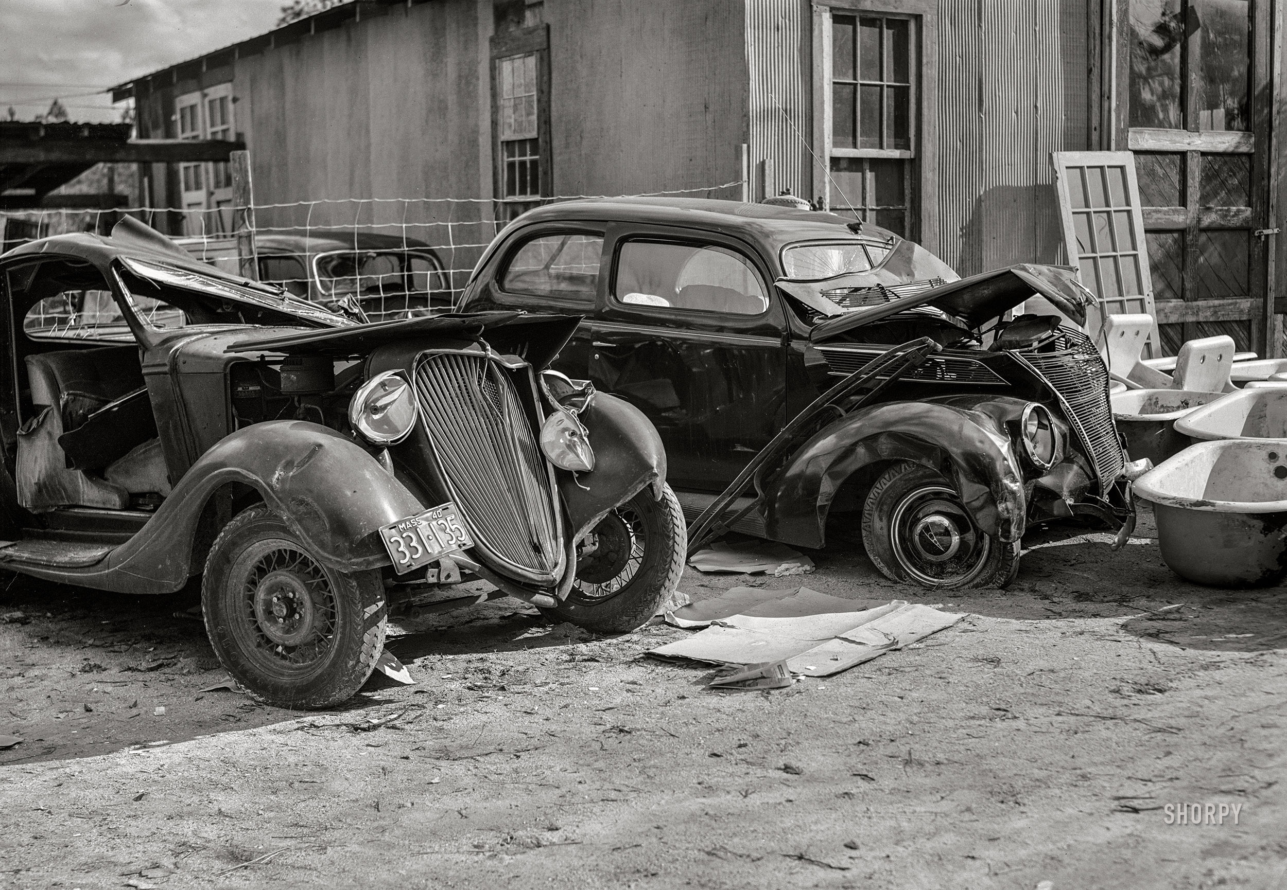 December 1940. "Wrecked cars of Camp Blanding construction workers. Starke, Florida." Medium format acetate negative by Marion Post Wolcott. View full size.