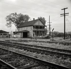 October 1941. "Main store for Fort Hunter, New York." Glimpsed earlier here and here. Medium format nitrate negative by John Collier. View full size.
