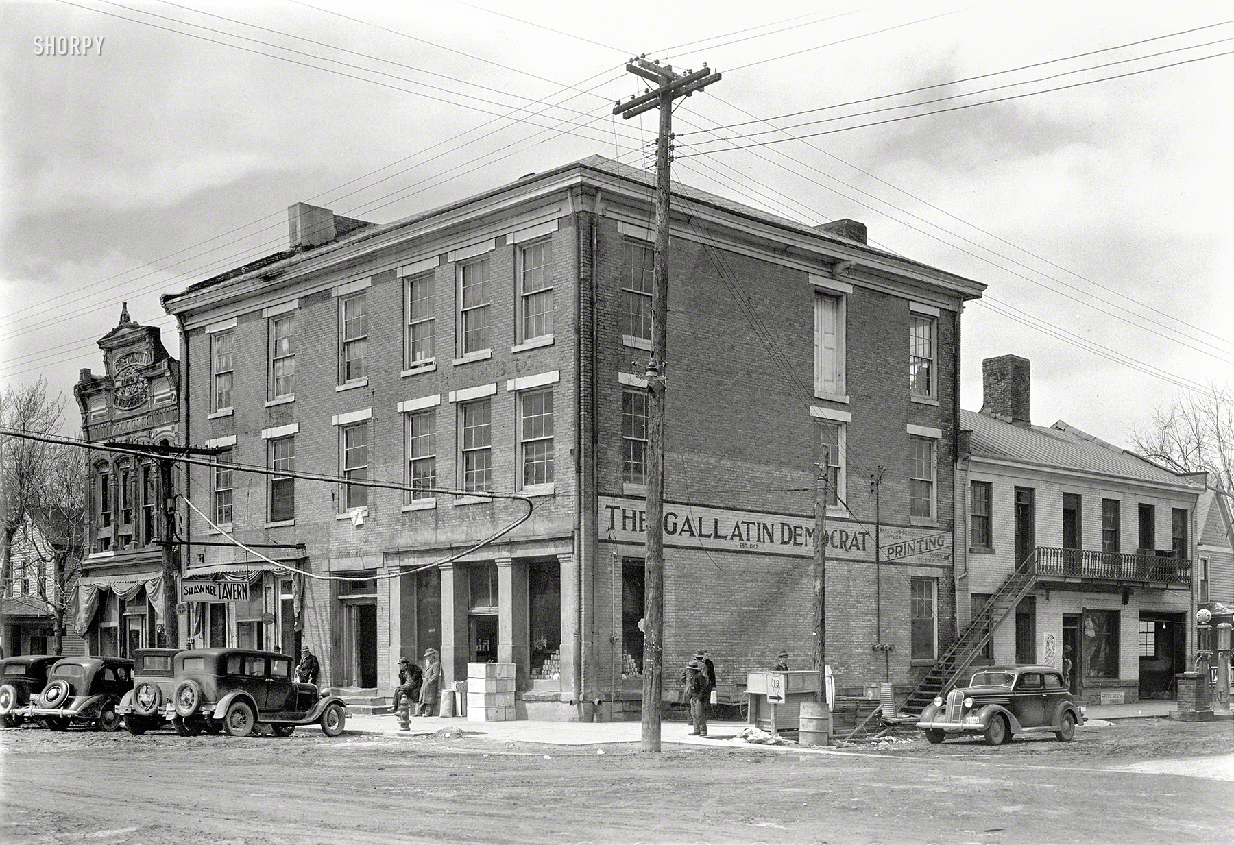 April 1937. "The Posey Building of Shawneetown, Illinois, in which Abraham Lincoln and Robert Ingersoll had law offices." Now home to a newspaper and a bar. Photo by Russell Lee for the Resettlement Administration. View full size.