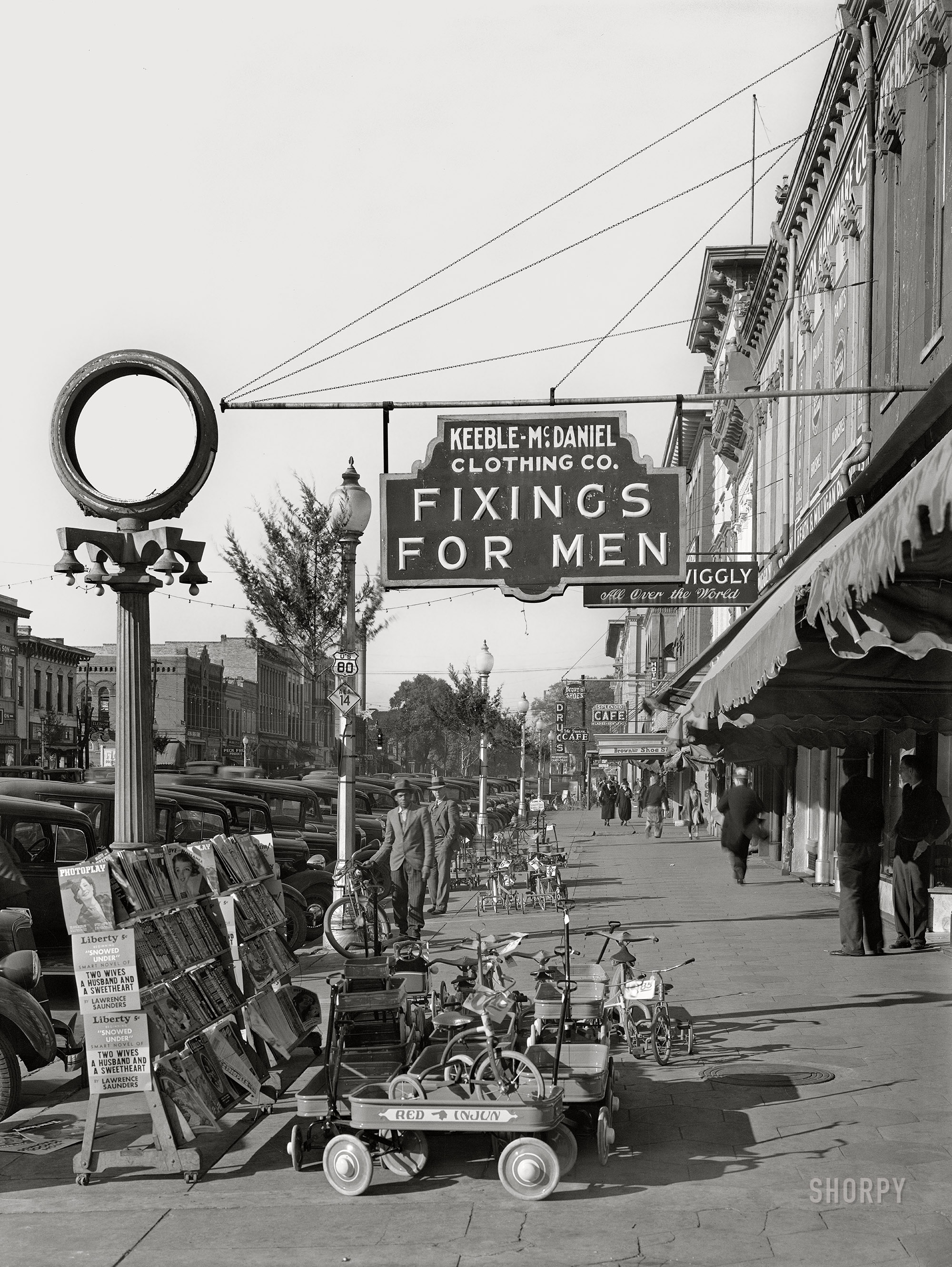 December 1935. "Main street [Broad Street] of Selma, Alabama." 8x10 inch nitrate negative by Walker Evans for the U.S. Resettlement Administration. View full size.