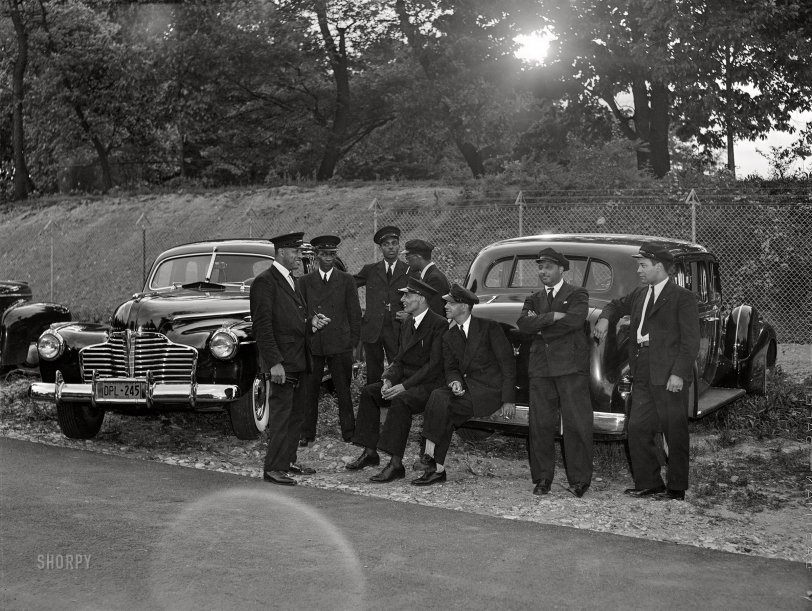 May 1942. Washington, D.C. "Garden party at the New Zealand legation. Chauffeurs and limousines." At right, a V-16 Cadillac. Acetate negative by Marjory Collins. View full size.
