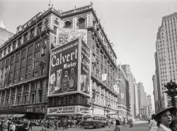 September 1942. "New York, New York. Macy's department store at Herald Square." Acetate negative by Marjory Collins for the Office of War Information. View full size.