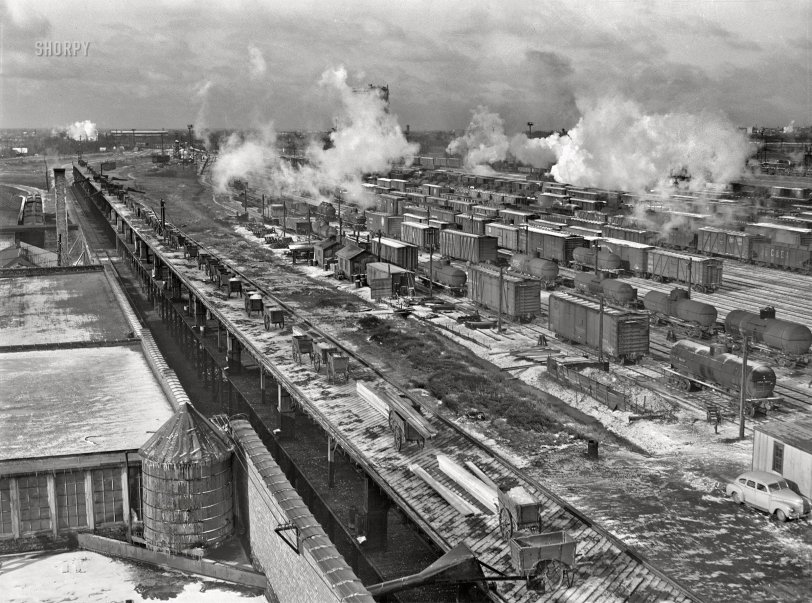 January 1943. Riverdale, Illinois. "Blue Island Yard of the Indiana Harbor Belt Railroad with view of the icing platform." Photo by Jack Delano, Office of War Information. View full size.