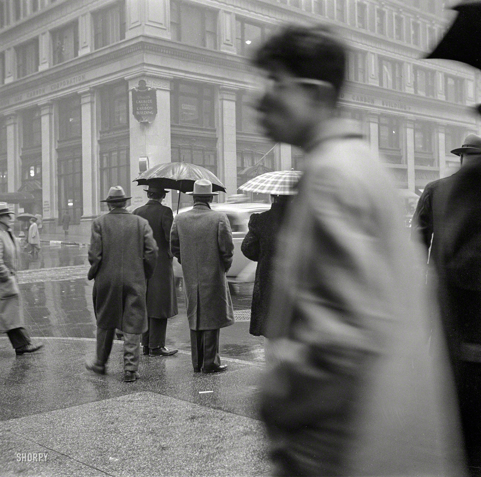 March 1943. "New York, New York. Madison Avenue on a rainy day." Photo by John Vachon for the Office of War Information. View full size.
